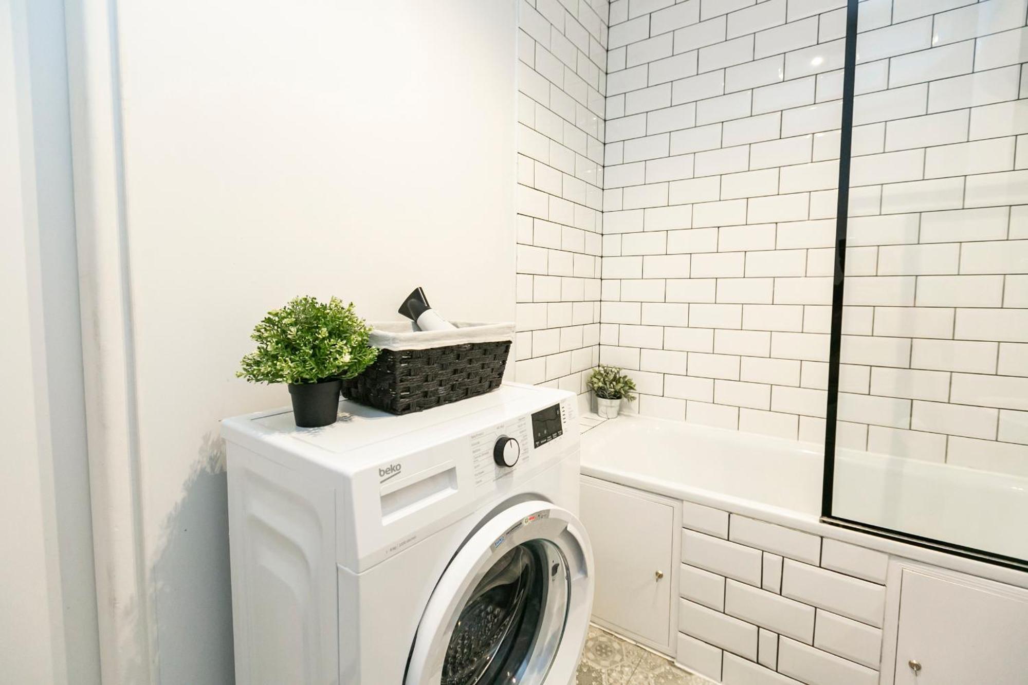 Nowogrodzka 78 - Apartament Dla 4 Osob - 200M Od Szpitala Klinicznego Na Lindleya - 1Km Do Dworca Centralnego - Wifi - Smart Tv 45 Cali Warszawa Eksteriør bilde